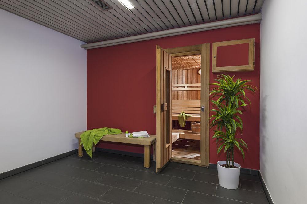 Hotel Berlin ซินเดลฟิงเงน ภายนอก รูปภาพ