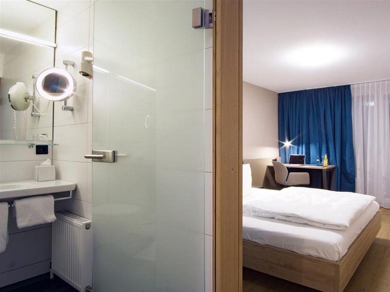 Hotel Berlin ซินเดลฟิงเงน ภายนอก รูปภาพ