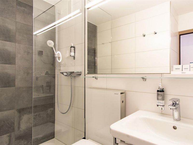 Hotel Berlin ซินเดลฟิงเงน ภายนอก รูปภาพ