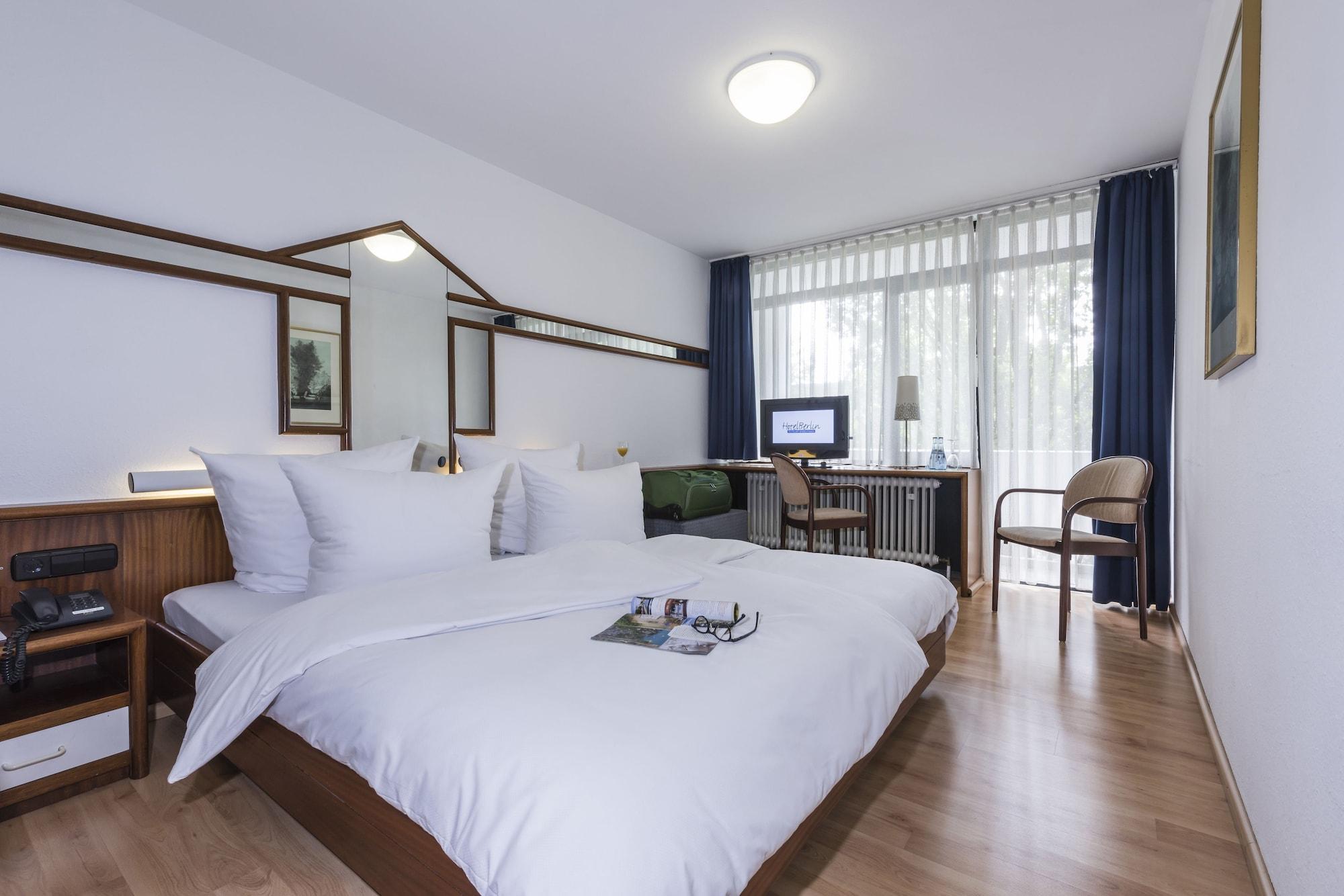 Hotel Berlin ซินเดลฟิงเงน ภายนอก รูปภาพ