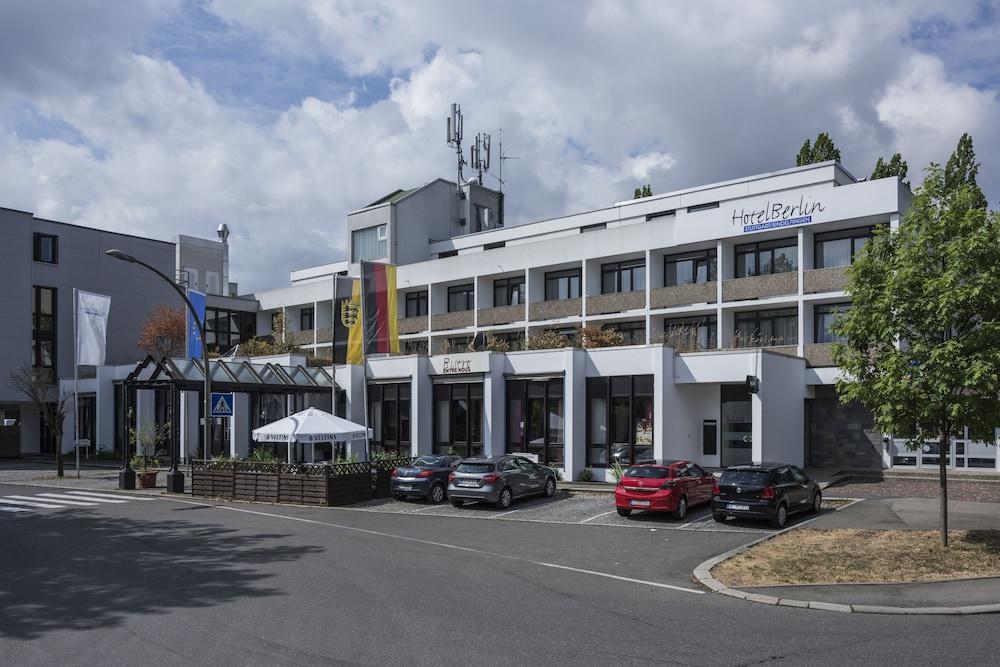 Hotel Berlin ซินเดลฟิงเงน ภายนอก รูปภาพ