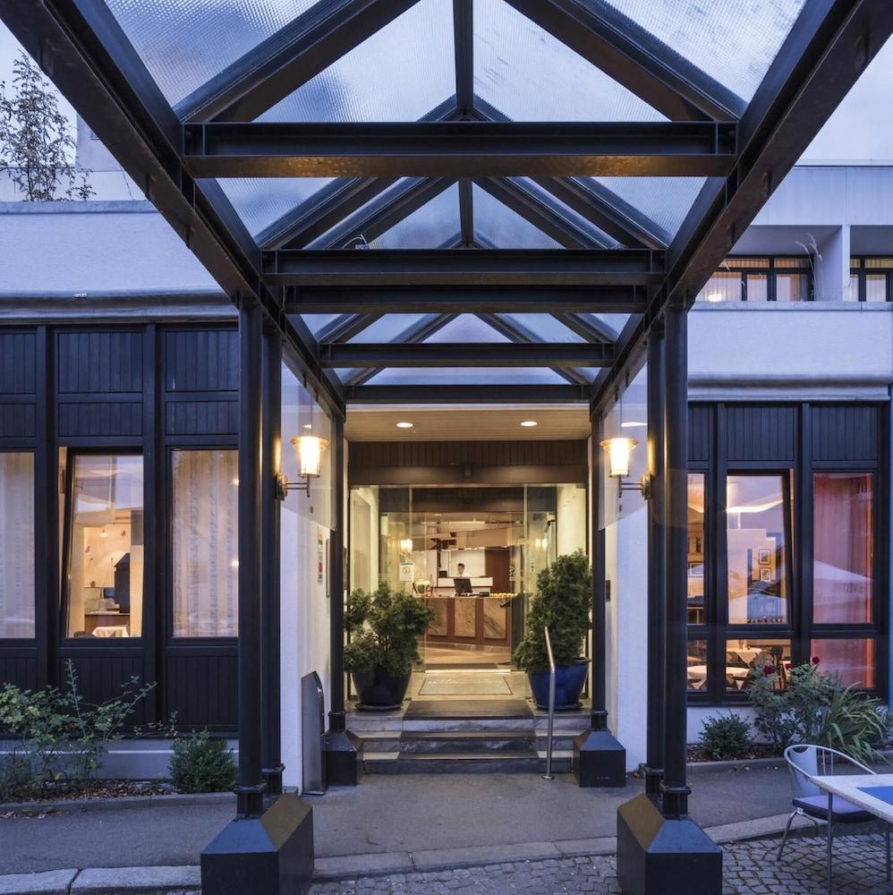 Hotel Berlin ซินเดลฟิงเงน ภายนอก รูปภาพ