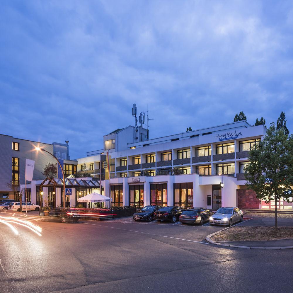 Hotel Berlin ซินเดลฟิงเงน ภายนอก รูปภาพ