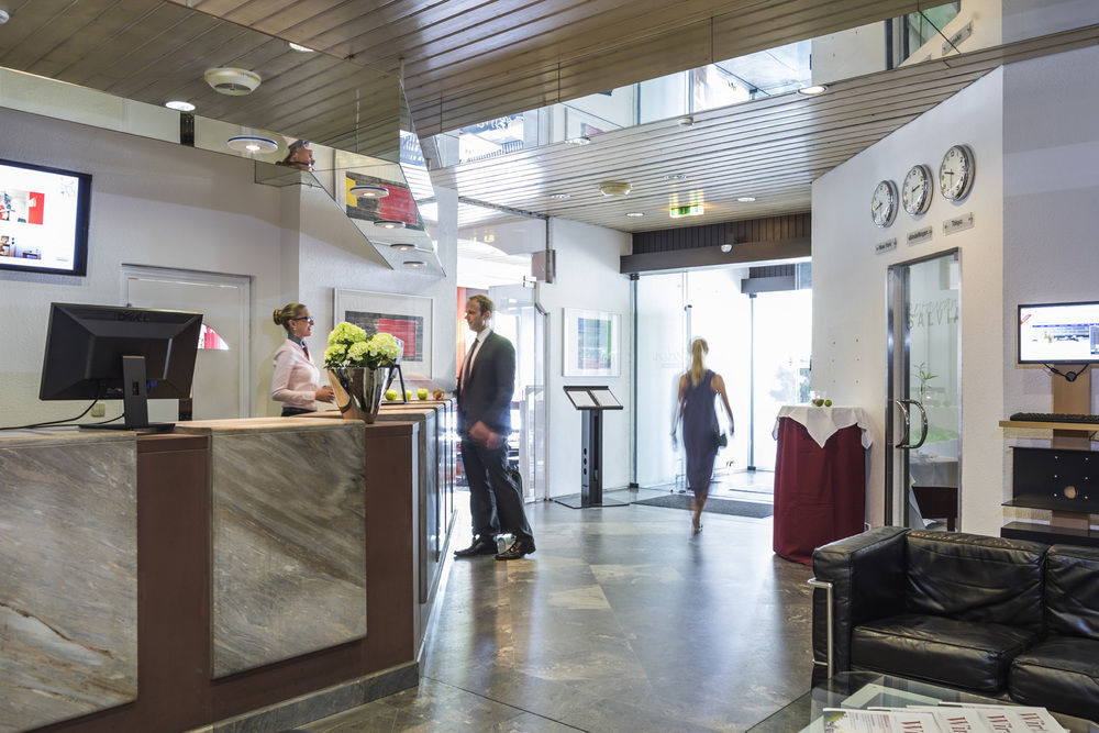Hotel Berlin ซินเดลฟิงเงน ภายนอก รูปภาพ